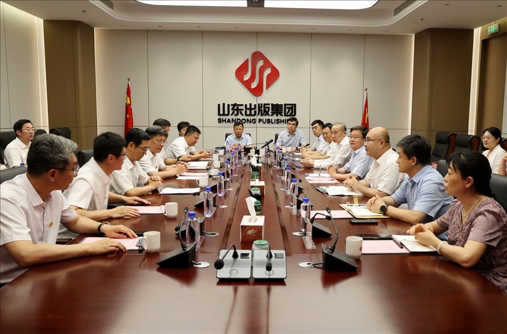 j9九游会集团党委书记、董事长刘文强与山东建筑大学党委书记杨景波举行工作会谈并签署战略合作协议